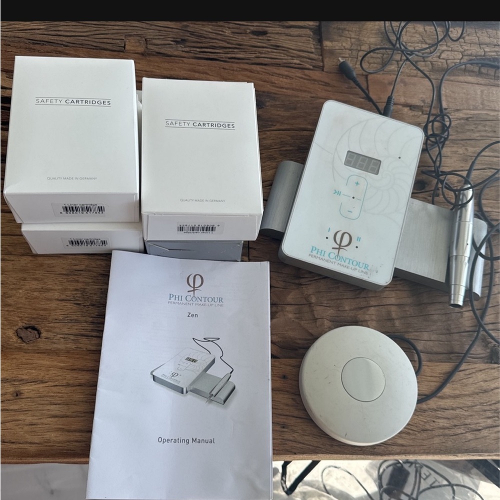 Phi Contour Zen Makeup Machine